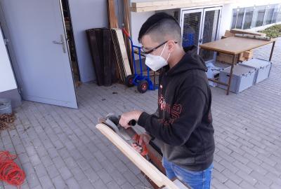 11.	Použití úhlové brusky s lamelovým kotoučem na geometrii ostří cvičné katany