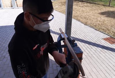 12.	Použití úhlové brusky s lamelovým kotoučem na geometrii ostří cvičné katany