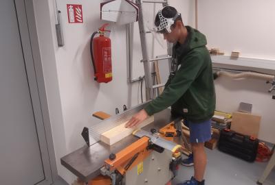 27.	Rovnání smrkového hranolu