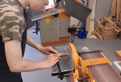 3.	Přesně kolmé zabroušení na čelní brusce