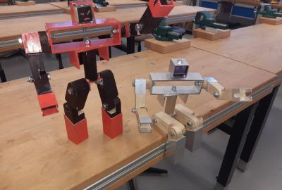 35.	Robot zloun a robot prototyp