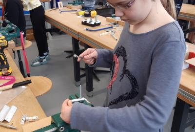 5.	Montáž robo-psa pomocí očkového klíče č. 8