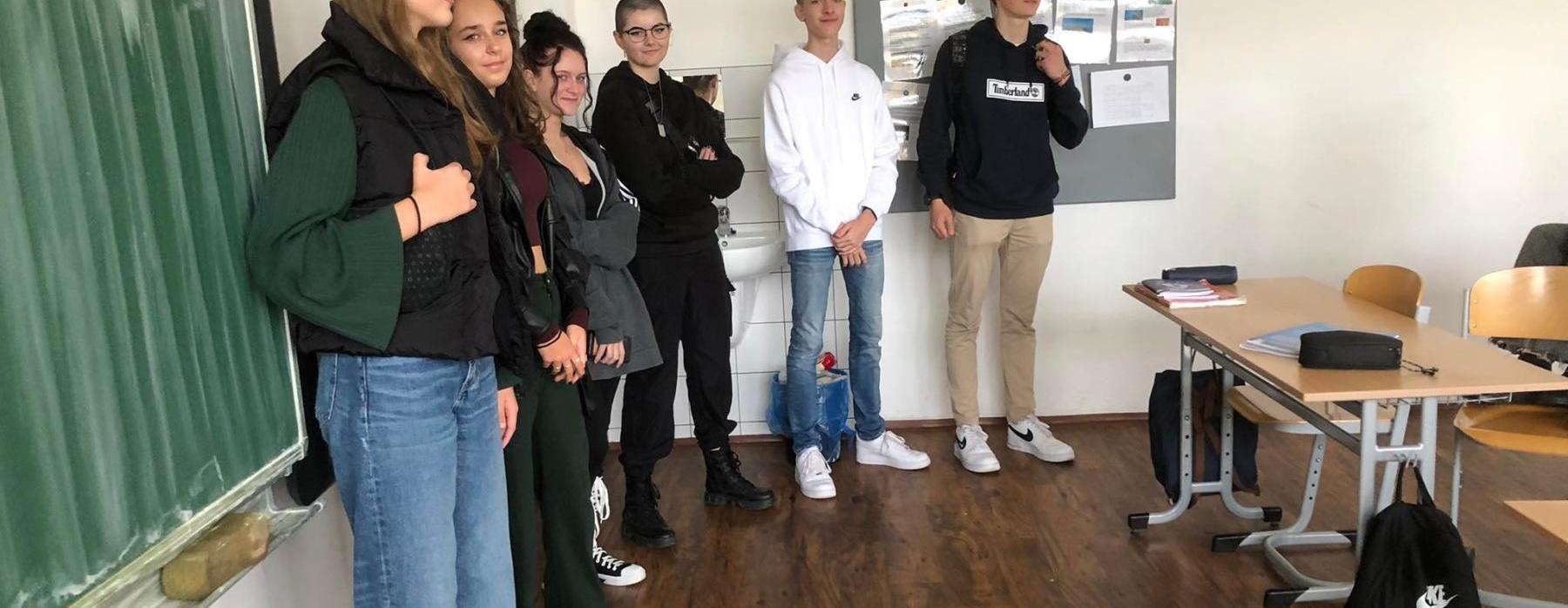 Beseda s bývalými deváťáky!