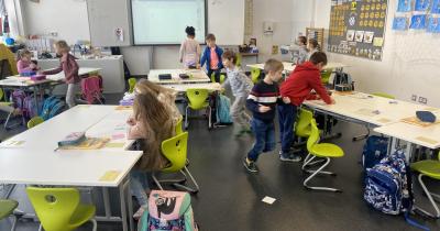 Český jazyk a matematika na stanovištích (1. B)