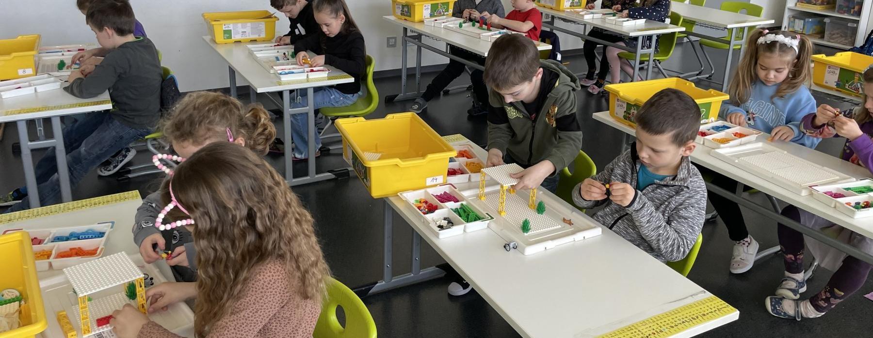 Vzděláváme se pomocí sady LEGO Education (1. A)