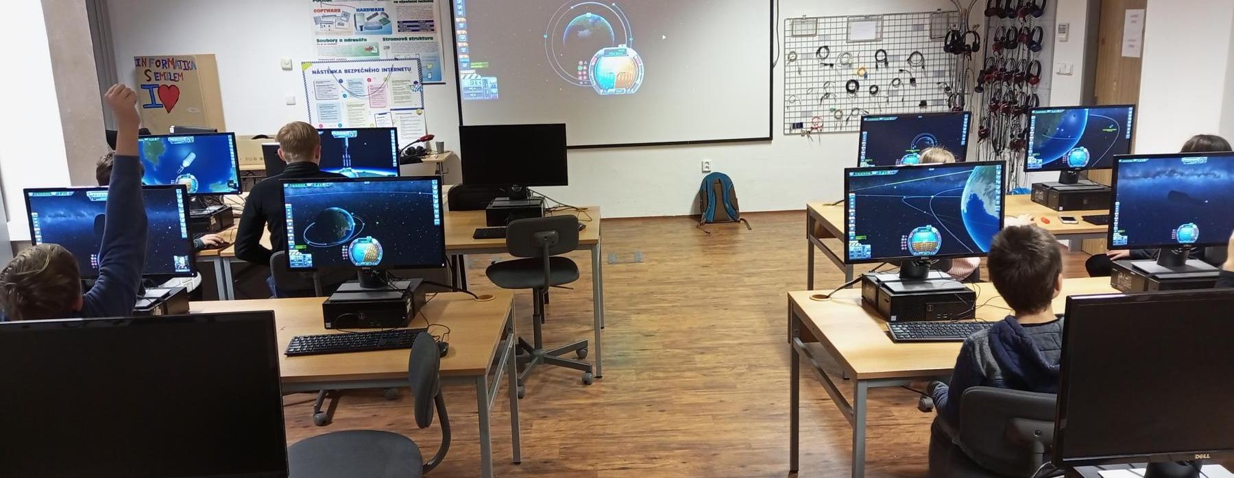 Čemu se věnujeme v kroužku vesmíru a kosmonautiky