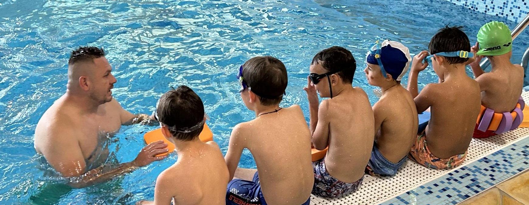 Druháci začali s plaváním