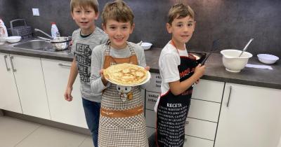 Programujeme, vaříme a vyrábíme - čtvrteční odpoledka je letos nej (4.C)