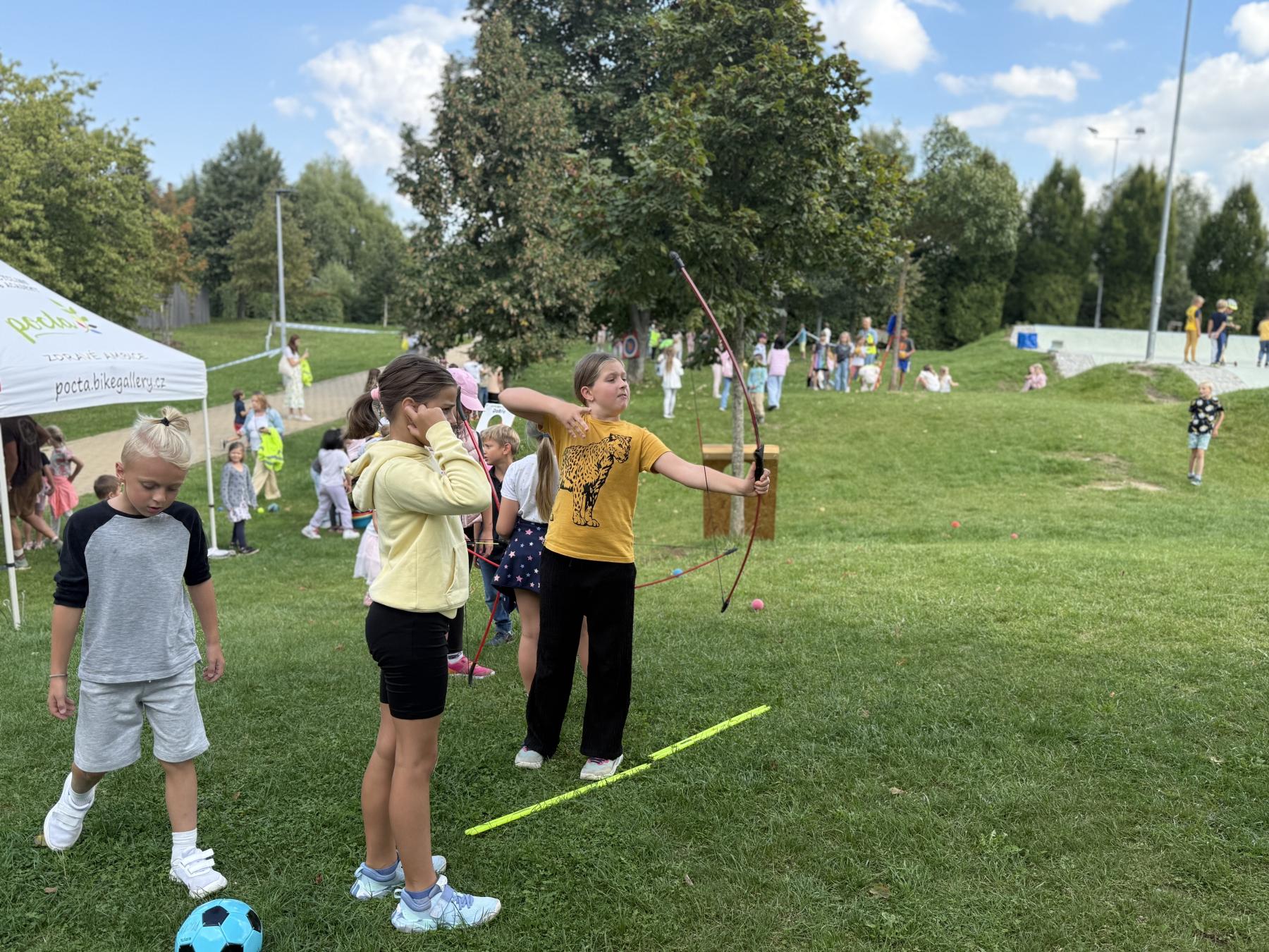 Uzamčení prázdninové brány s Poctou