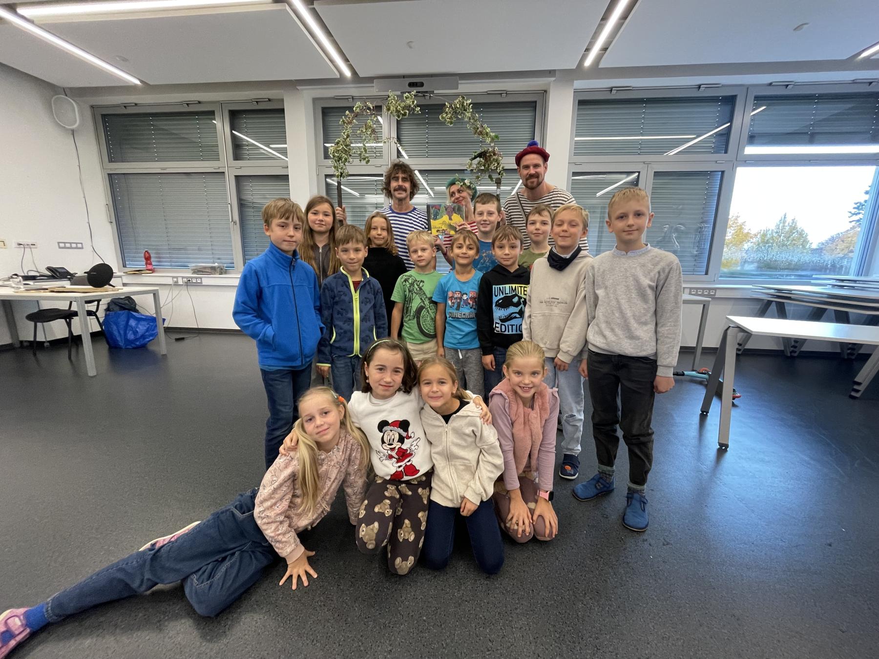 Zahrada plná fantazie ožila v našem školním sále (3.C)