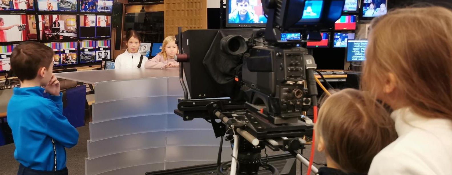 Hlavní zprávy ČT1 – 4.A! Kamera, ticho, natáčíme!