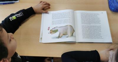 Poezie je za námi, teď hurá do prózy – na Severní pól s dlouhatánským souvětím