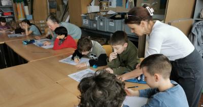 Vešla se ti hlava osmkrát do těla? (4.A)