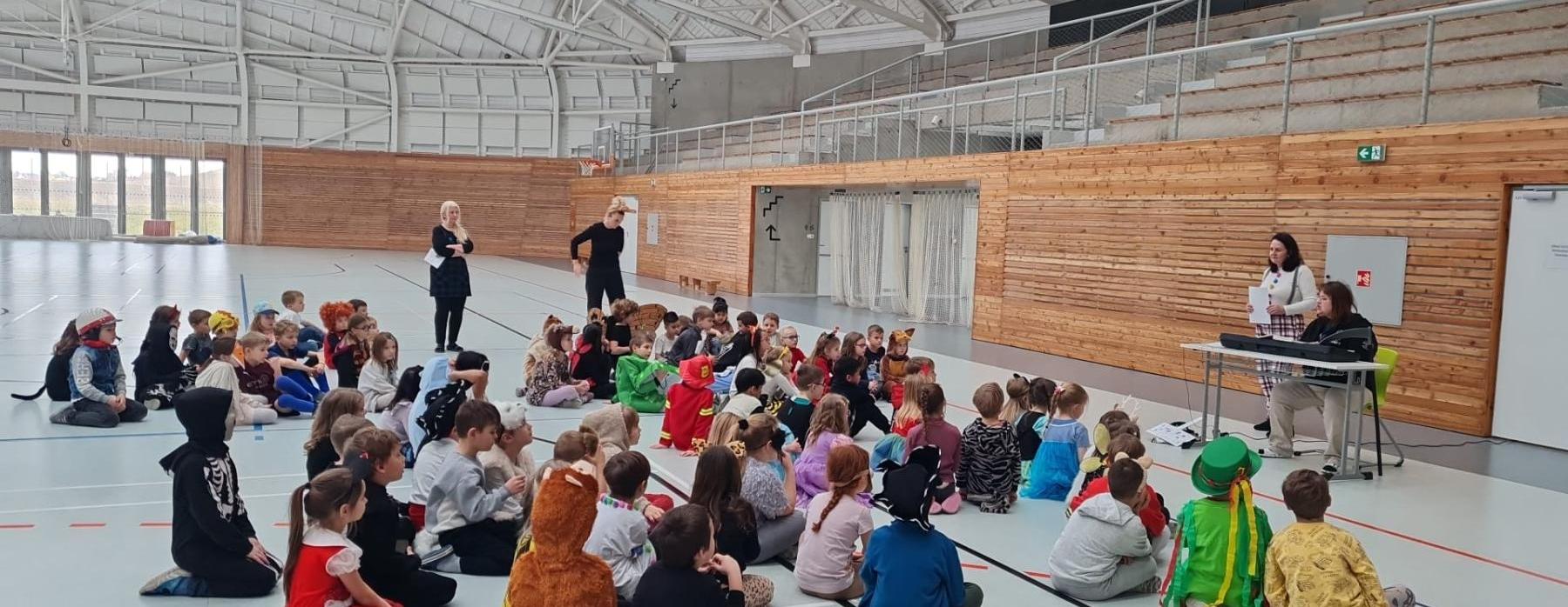 Spirála, sněženky a radost v únoru (1.A)