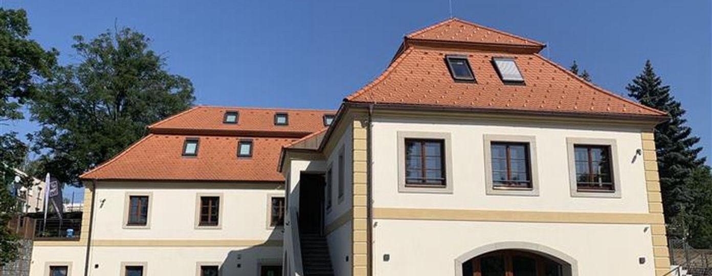 Kde knížky šeptají příběhy