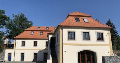 Kde knížky šeptají příběhy