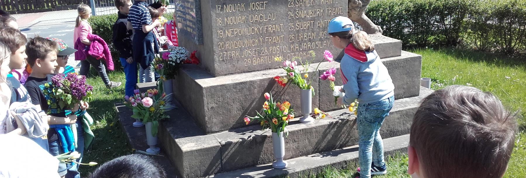 Děti z 1. stupně si připomněly konec 2. světové války