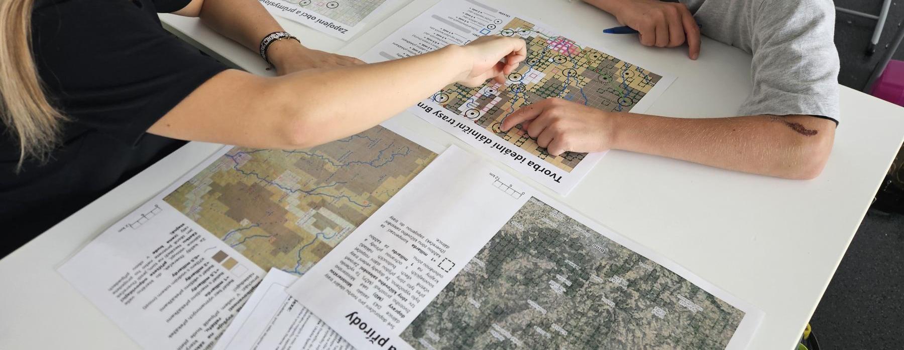 Tvorba ideální trasy nové dálnice aneb jak propojit informaci z několika map do jedné (9. ročník)